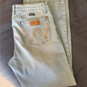 Wrangler Retro Women's Light Blue Mid Rise Trouser Jeans 34/32